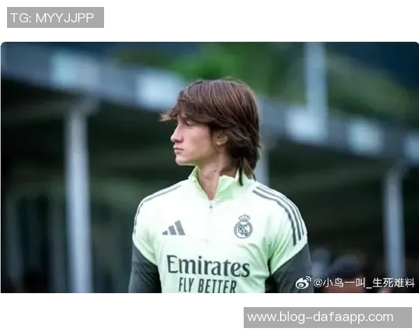 多特等多支球队关注皇马18岁中卫霍安马丁内斯但他预计继续留队 多特等多支球队关注皇马18岁中卫霍安马丁内斯但他预计继续留队