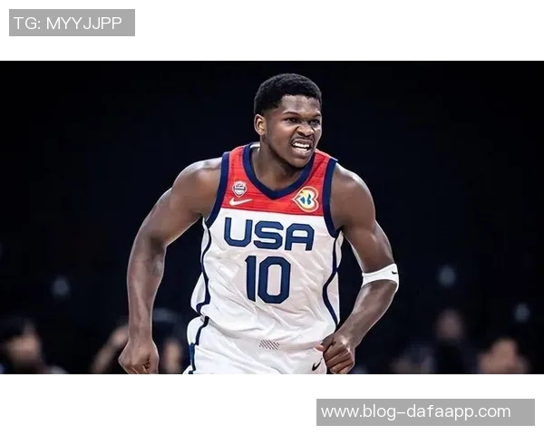 爱德华兹上半场表现亮眼15投6中三分球命中率不佳仍贡献17分1板2助